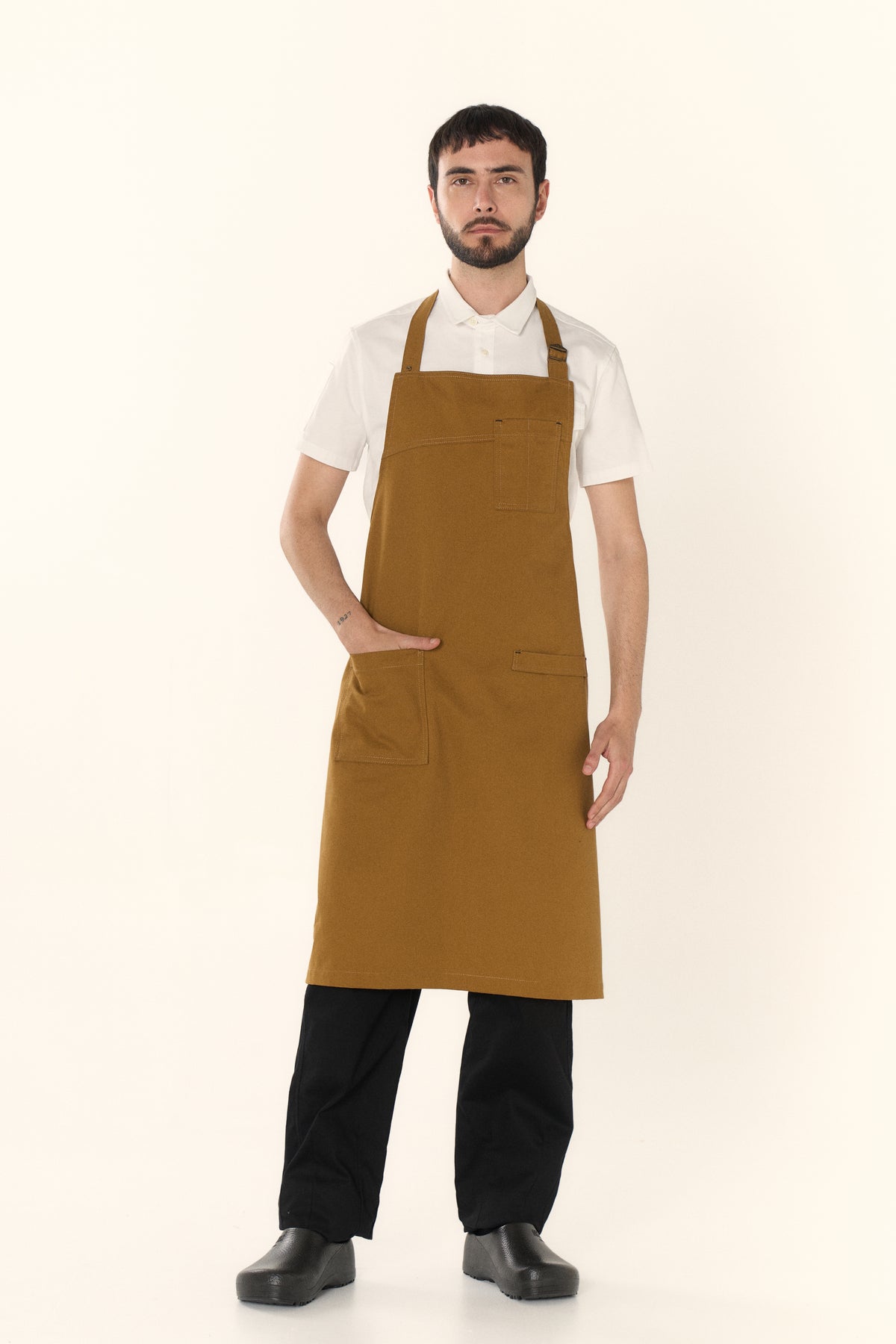 Delantal mugaritz con bolsillo