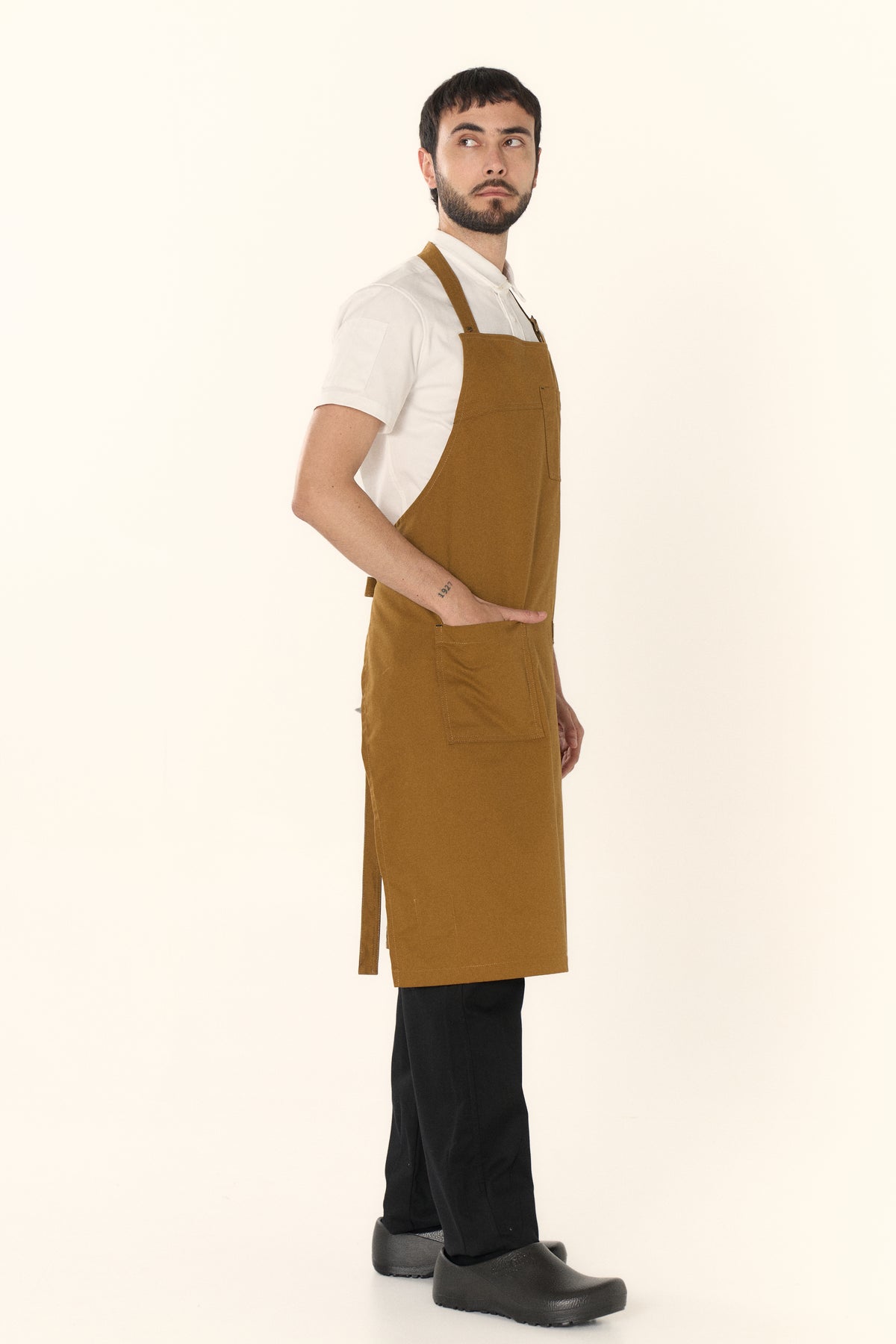 Delantal mugaritz con bolsillo